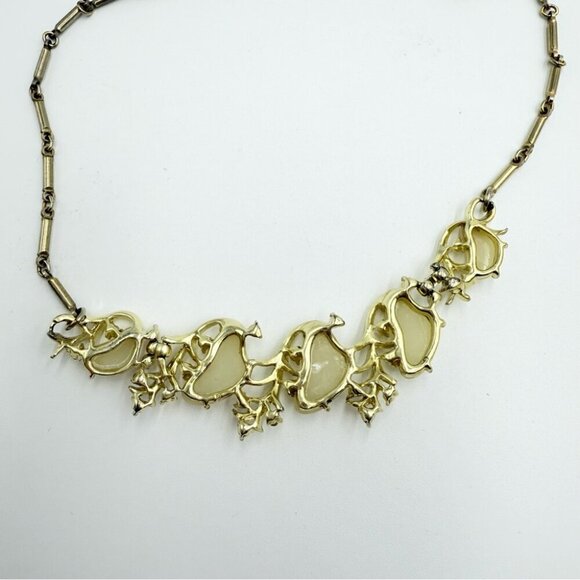 Vintage Gold Tone Rhinestones Leaves Faux Pearls Chain Necklace - Picture 5 of 7